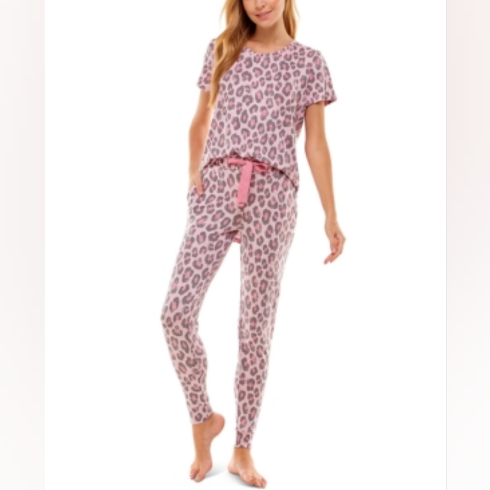 NEW Roudelain Womens Pajama set Pink. T-Shirt & Jogger pants Large ANIMAL PRINT